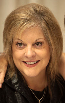 How tall is Nancy Grace?